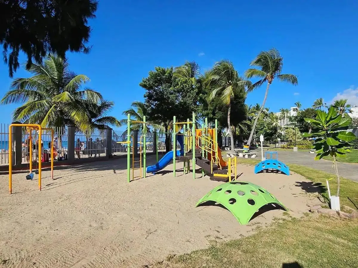 Steps From Foxwoods And Beach Front Bliss- 24Hrs Of Food And Fun San Juan Apartment